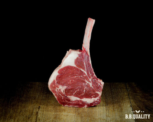 Angus Tomahawk
