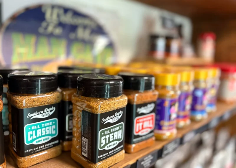 BBQ rubs van Southern Dutch in het schap bij Sarton's BBQ Shop Brabant